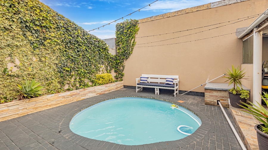 3 Bedroom Property for Sale in Westridge Western Cape